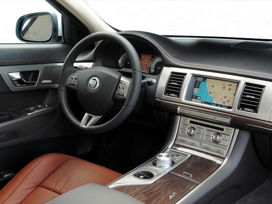  Jaguar XF Diesel S 2009 года  (фото 68 из 82)